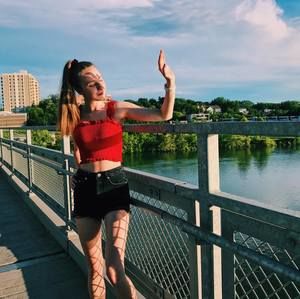 Meet your Posher, Hanna